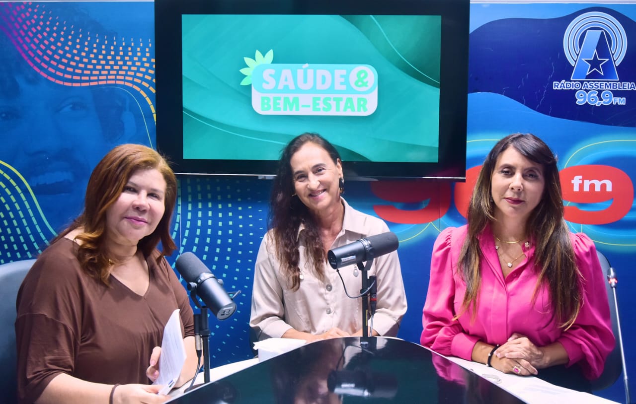 Médica Silvana Teixeira com as apresentadoras Marina Sousa e Lêda Lima 