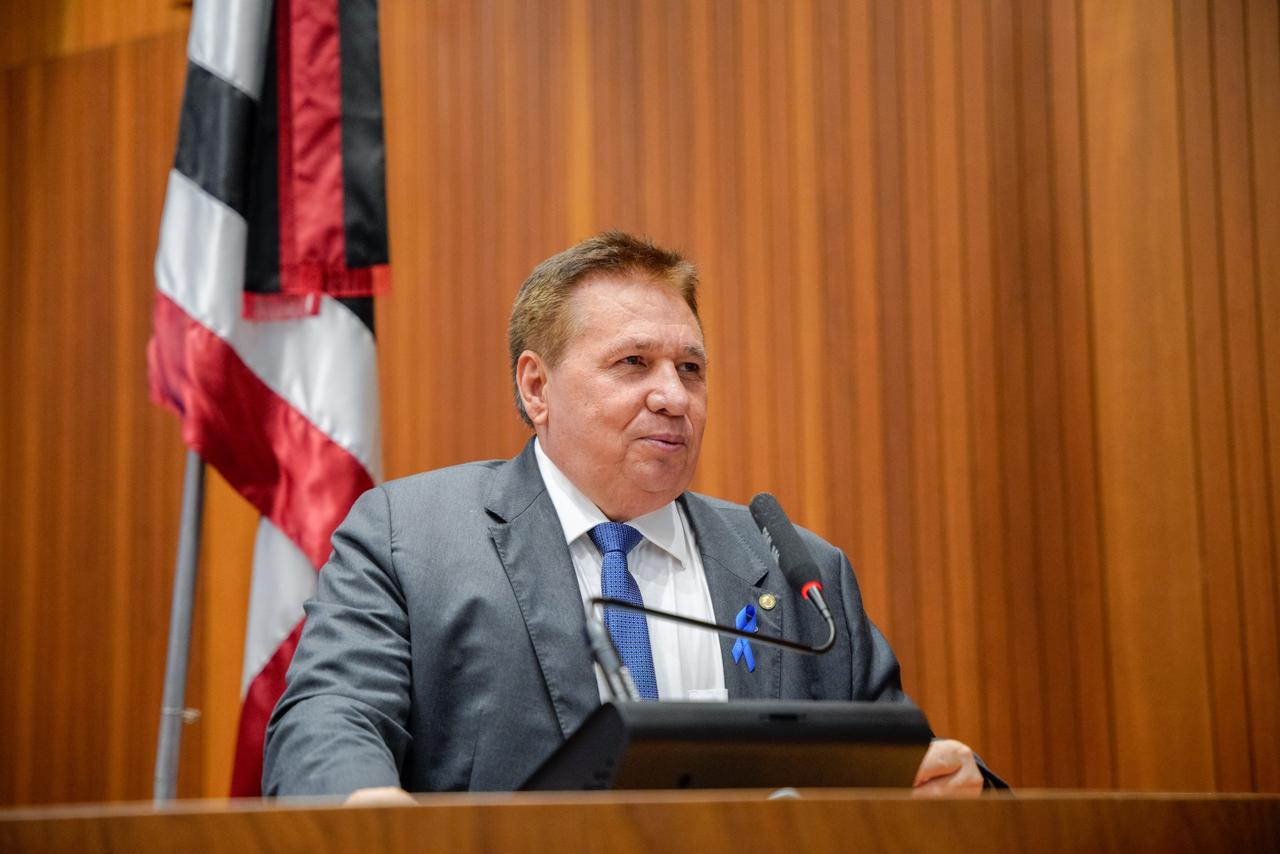 Deputado Ariston propõe criação de vias exclusivas para motos na Avenida Metropolitana