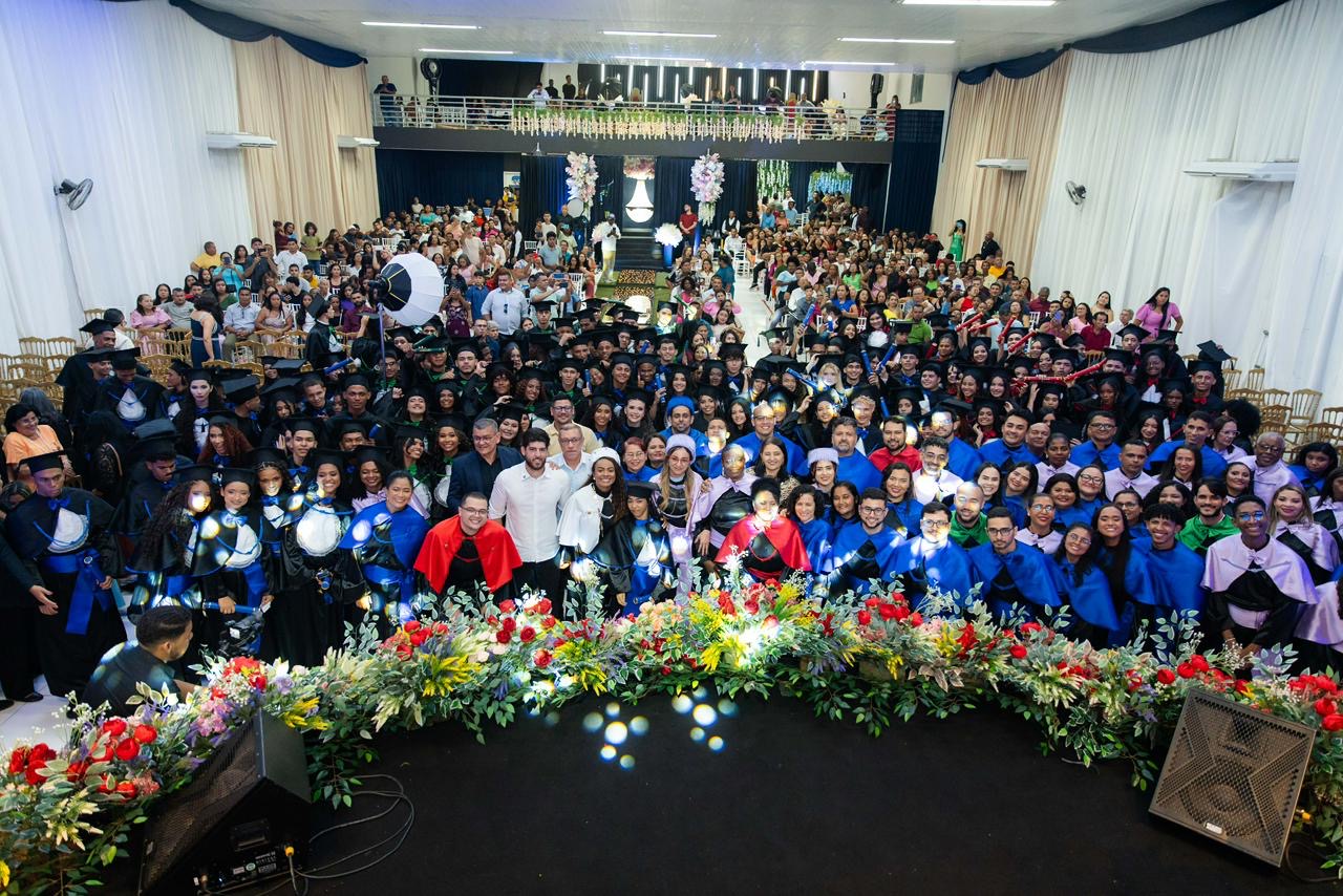 Davi Brandão participa da formatura do IEMA Pleno em Bacabal e reforça seu apoio à educação e à juventude