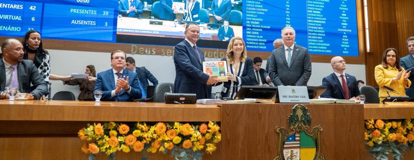 Carlos Brandão entrega Mensagem Governamental em abertura dos trabalhos na Alema e reitera parceria com a Casa