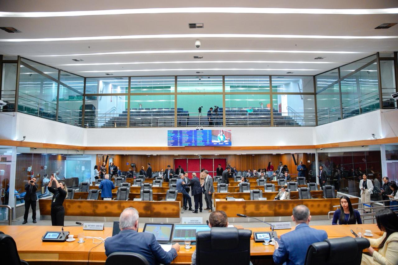 Assembleia aprova projetos sobre prevenção a remoções e despejos