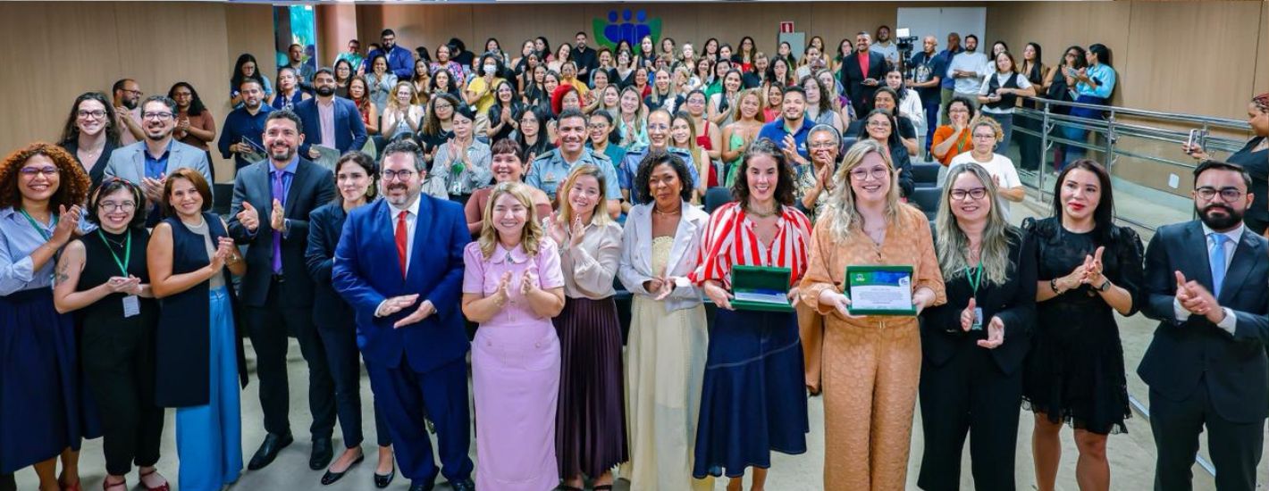 Iracema Vale participa de evento em alusão ao Dia Internacional da Mulher e do lançamento da cartilha “Proteja seu bolso, Mulher”