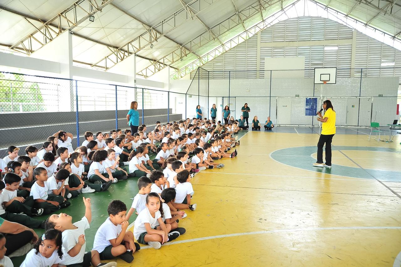 Creche-Escola Sementinha promove atividade em alusão ao Dia Nacional do Livro Infantil
